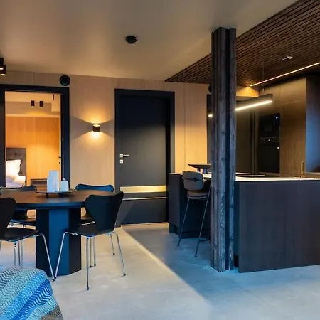 Aurora Escape アパート *